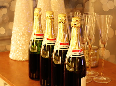šampanas, šampano taurę, Naujųjų metų išvakarės, Naujieji metai, 2017 m., skrudinta duona, gėrimas