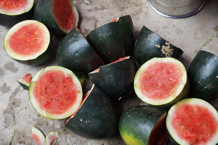 vannmelon, moden, saftig, klar til å tjene