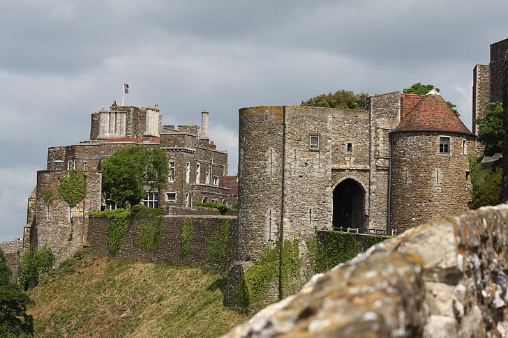 Dover, Dover castle, portu dover, niebo, wody, białe klify, na