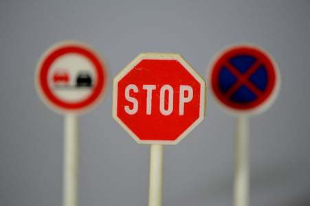 Verkehrszeichen, Stop, Straßenschild