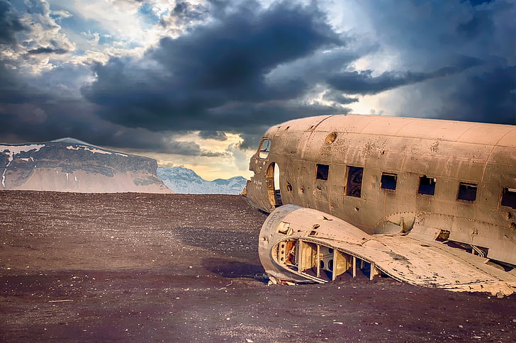 plane, derelict, disused, abandoned, damaged, desert, transportation