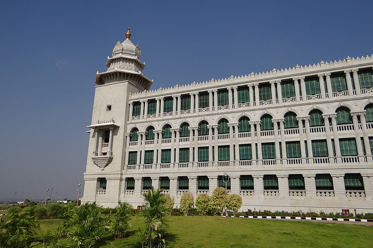 Suvarna vidhana soudha, Belgaum, edificio legislativo, jardín, arquitectura, Karnataka, edificio