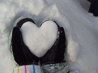 Hart, dragoste, zăpadă, iarna