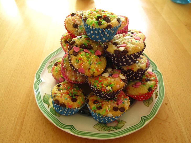muffins de, colorido, cozido, aniversário infantil, crianças, pastelaria, ornamento