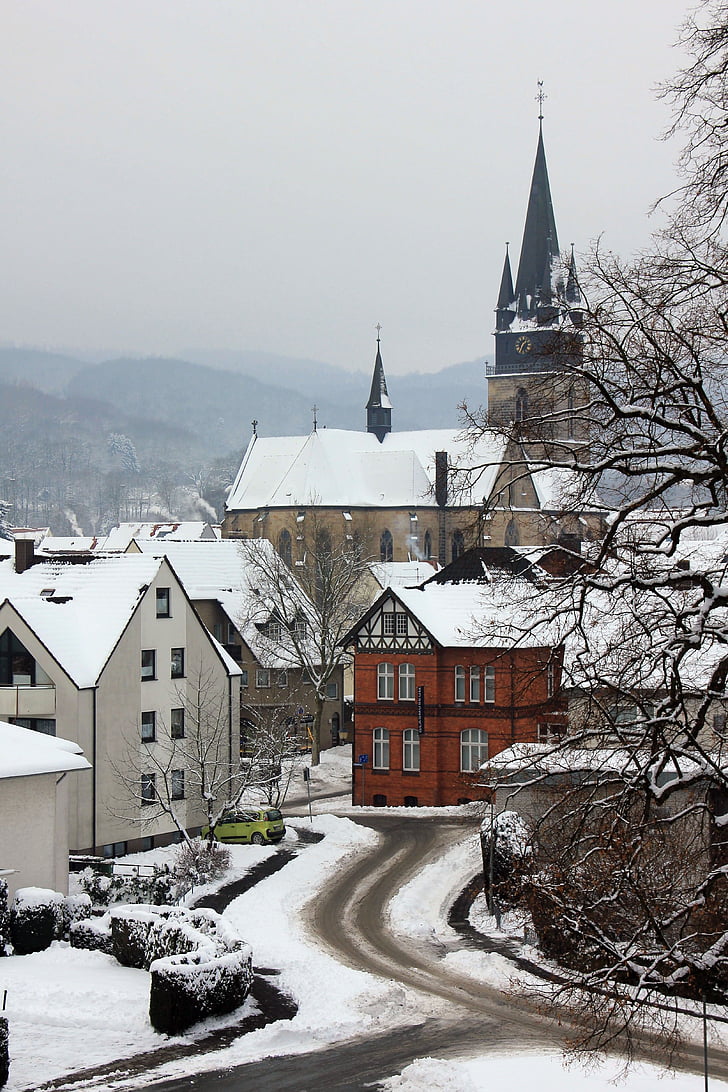 Zima, snijeg, Gradski pejzaž, zgrada, Crkva, crkveni toranj, ceste