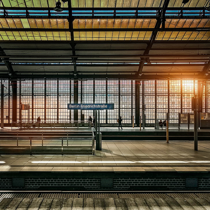 Berlijn, Treinstation, metrostation, het platform, Metro, glazen gevel, Duitsland