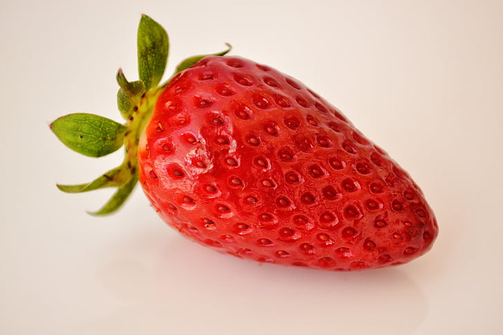 maasikas, puu, punane, mahlane, metsa puu, magustoit, värske