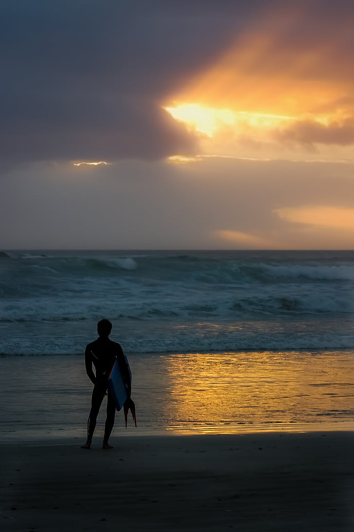 surfer, ηλιοβασίλεμα, ένα, ουρανός, παραλία, στη θάλασσα, το καλοκαίρι