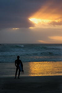 Surfer, solnedgång, en, Sky, stranden, havet, sommar