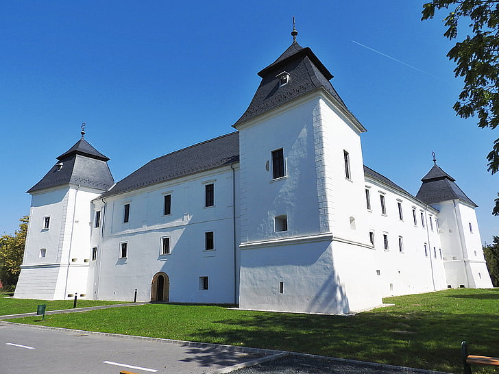Castello, Egervár, Ungheria, storia