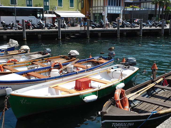 Torbole, am Gardasee, Italien, Boote