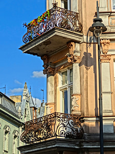 Cieszkowskiego gatan, Bydgoszcz, balkong, arkitektur, fasad, byggnad, historiska