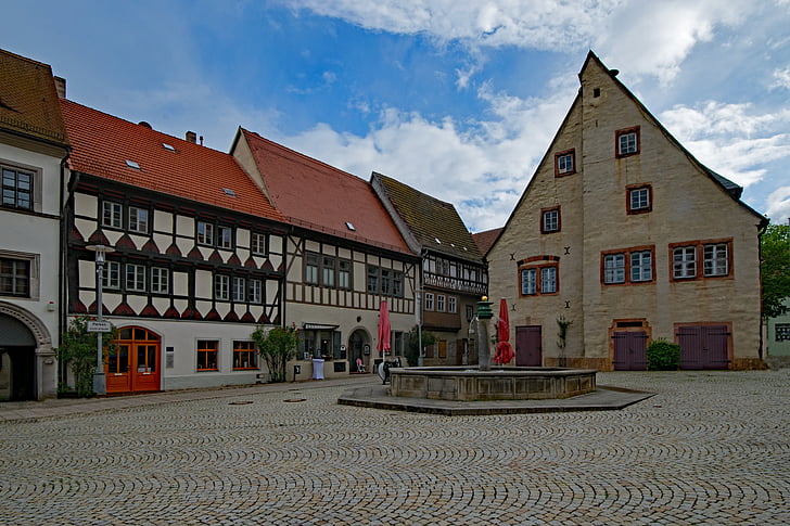 Marketplace, gamla rådhuset, Sangerhausen, Sachsen-anhalt, Tyskland, gammal byggnad, platser av intresse