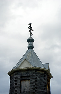 Möwe, Orthodoxes Kreuz, Kapelle, teilweise bewölkt