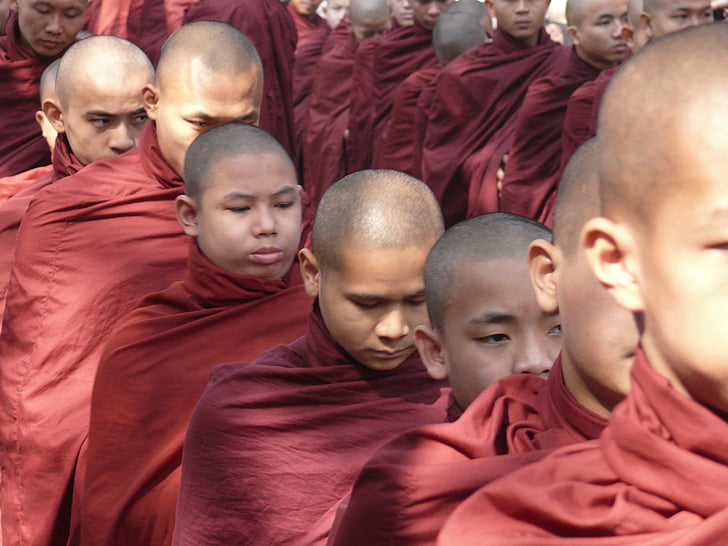 Mjanmarsko, Barma, mních