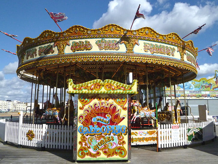 liikenneympyrä, karuselli, huvipuisto, hevonen, huvi, lasten ratsastaa, Englanti