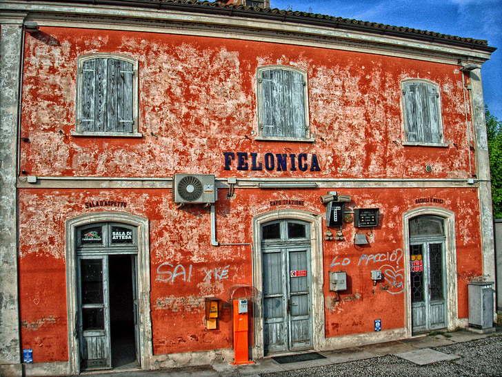 feloncia, italy, train station, old, weathered, depot, train