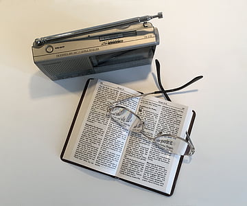 Radio, luisteren, Entertainment, boek, Bijbel, lezen, bril