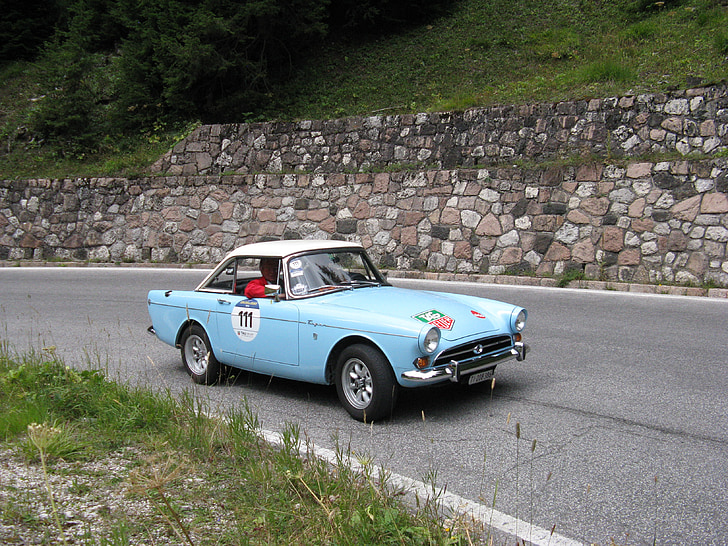 golden cup of the dolomites, vintage car, italian style