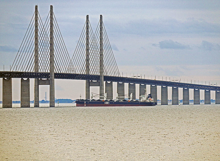 oresund bridge, frachtschiff, the sea crossing, sweden, denmark, öresund, baltic sea