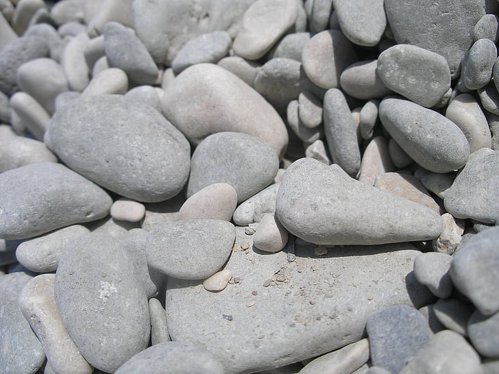 Teodosijus, paplūdimys, akmenukai