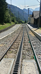 Schiene, Zug, Zahnstange und Ritzel, Eisenbahn, Berg, Alpen, Schweiz