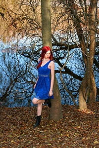 Κορίτσι, το φθινόπωρο, δάσος, Λίμνη, κόκκινα μαλλιά, ομορφιά, βλάστηση