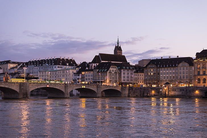 Sungai Rhine, tengah jembatan, Landmark, Basel, Swiss, Eropa, lama