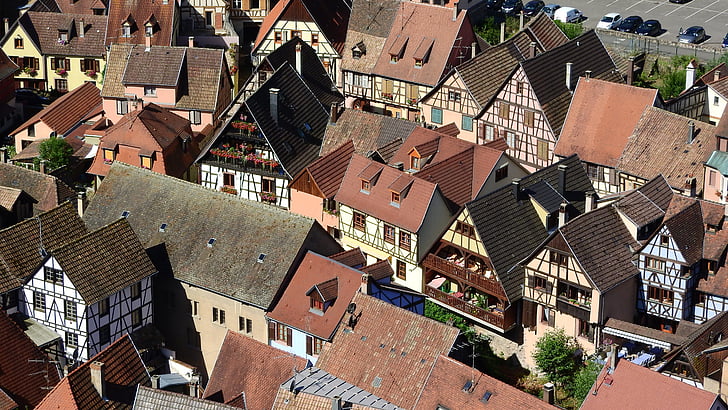 Kaysersberg, Alsace, Frankrike, landsbyen, historiske hus, bindingsverkshus, romantikk