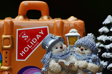 žiemos atostogos, Kalėdų šventės, kelionės, bagažo, žiemą, sniego žmogus, paveikslas