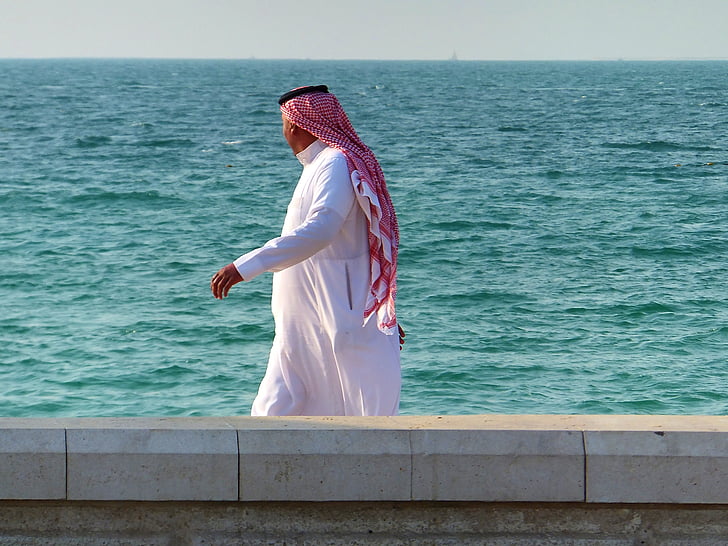 Seashore, človek, hoje, arabski, muslimanske, oblačila, moški