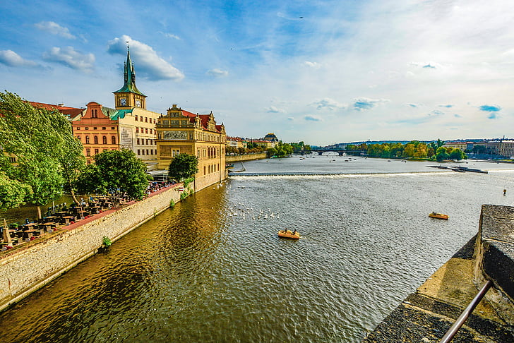 Praga, Rzeka, łodzie, niebo, jachtem, łabędzie, Czeski