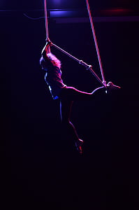 khiêu vũ, trapeze, tối, một phần cơ thể con người, nền đen, dưới nước, laser