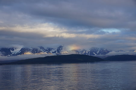 Norwegen 2015, kurz vor dem Nordkap, Hurtigruten in ist am besten, Berg, Natur, Schnee, See