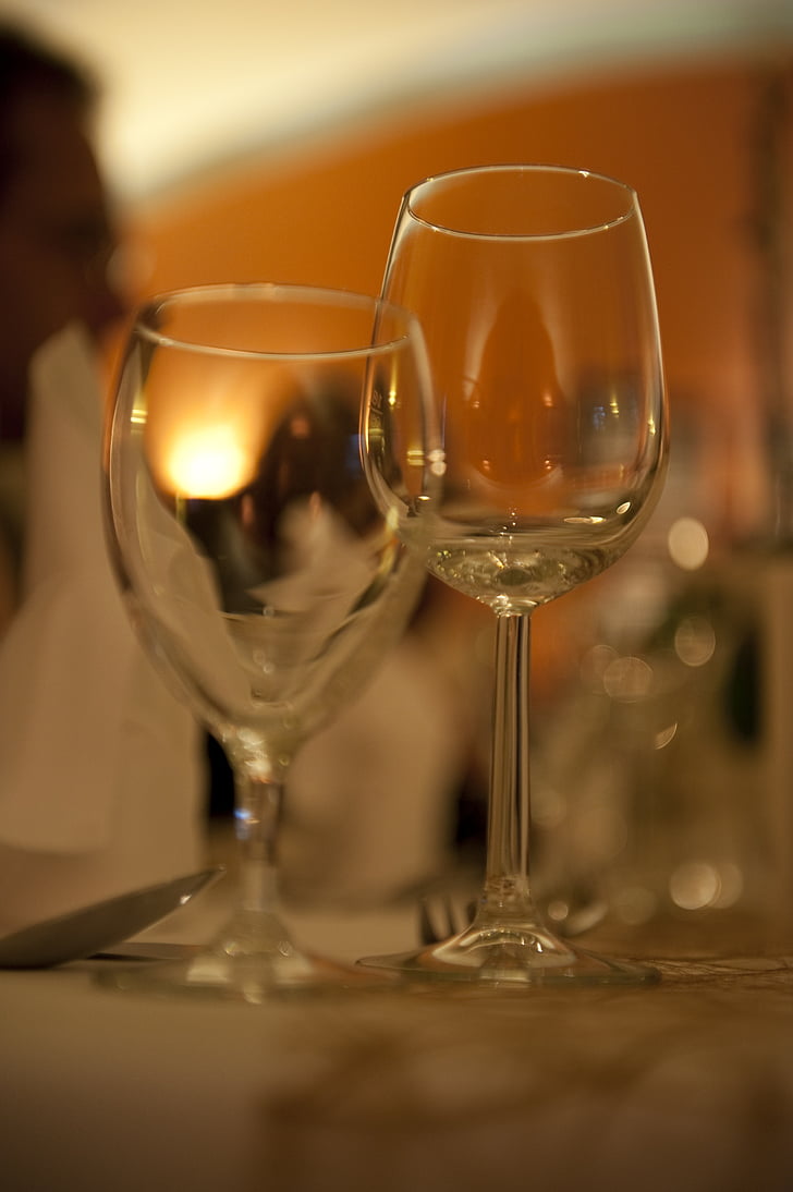 brilles, tabula, galda rotājumi, gedeckter tabula, gastronomija, tukšs, vīns