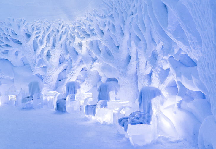 snowhotel, bar de glace, sculptures de glace, Kirkenes, Norvège, montagnes, paysage