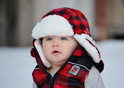 Snow baby, deti v zime, roztomilý chlapec