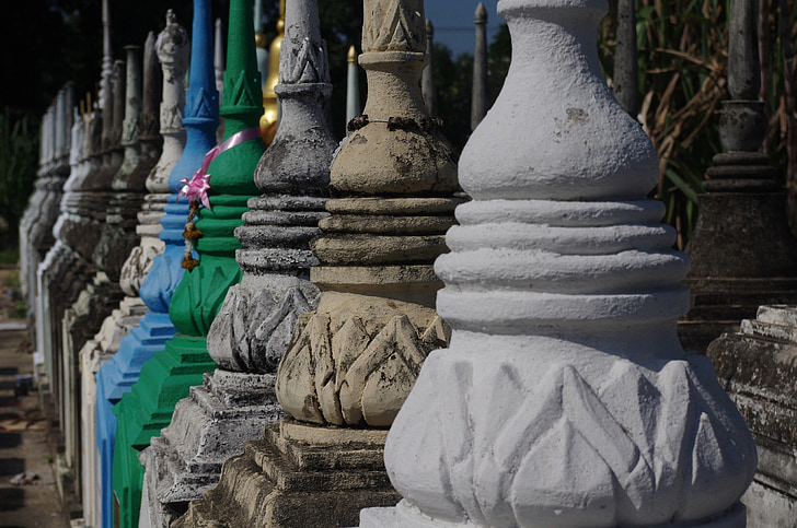 funeral columns, thailand, kachanamburi