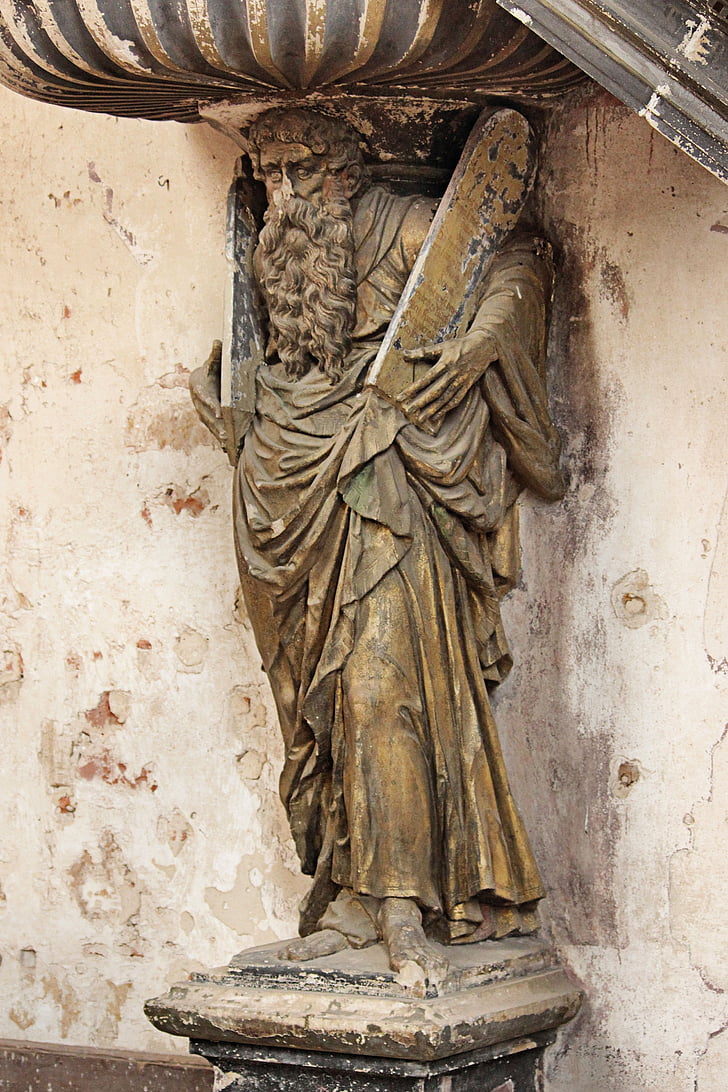 Moses-statue, christliche, geschlossene Kirche prettin, Sachsen-Anhalt, Prettin