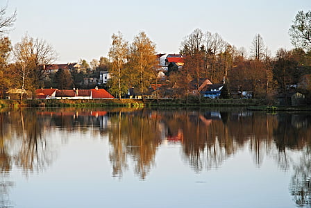 Ledenice, elmélkedés, Dél-Csehország, tó, felület, naplemente, falu