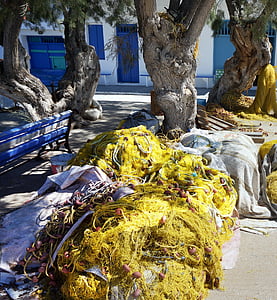 Grecja, Milos, sieci rybackie, żółty, drzewa