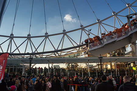 Parc d’attractions, ville, foule, ingénierie, œil de Londres, gens, manèges
