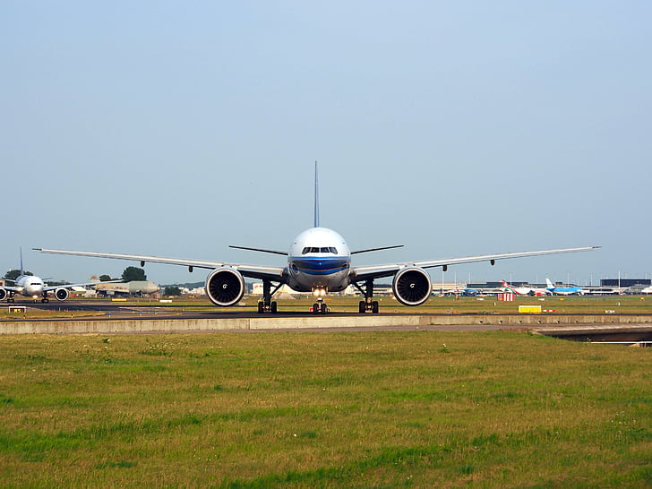 China southern airlines, Boeing 777, repülőgép, repülőgép, gurulás, repülőtér, szállítás
