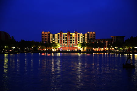 Disneyland París, Manhattan hotel, Lago, espejado, agua, reflexiones, abendstimmung