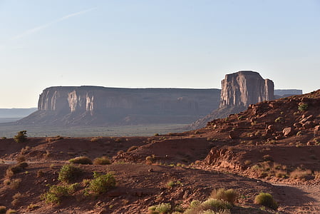 Valle del monumento, formazione rocciosa, rocce, paesaggio, natura, rosso, luce del mattino