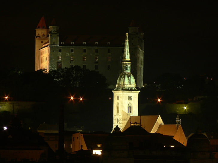 Slovākija, Bratislava, naktī, pilsēta, pils, tornis, baznīca