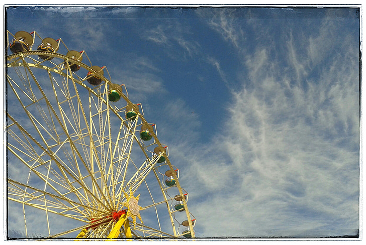 Ferris kotač, kirmmes, vožnja, ljeto nebo, oblaci