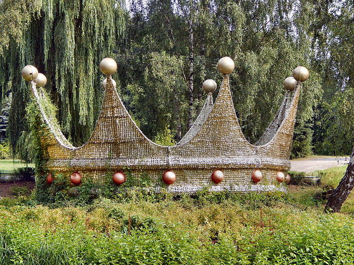 crown, park, nature, ornament