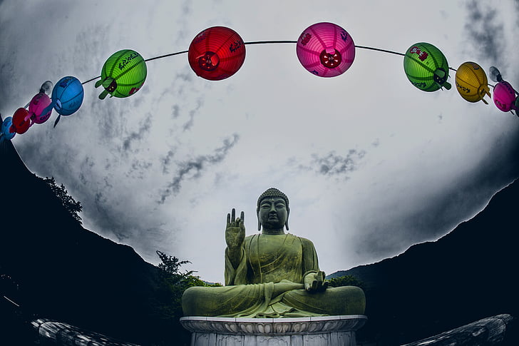 Chungnam, lanterne, Bouddha en bronze