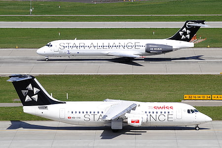 Aéroport international de Zurich, jets, passagers, compagnie aérienne, entreprise, qui décolle, d’atterrissage